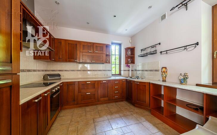 2-этажный коттедж 650 м² с отделкой