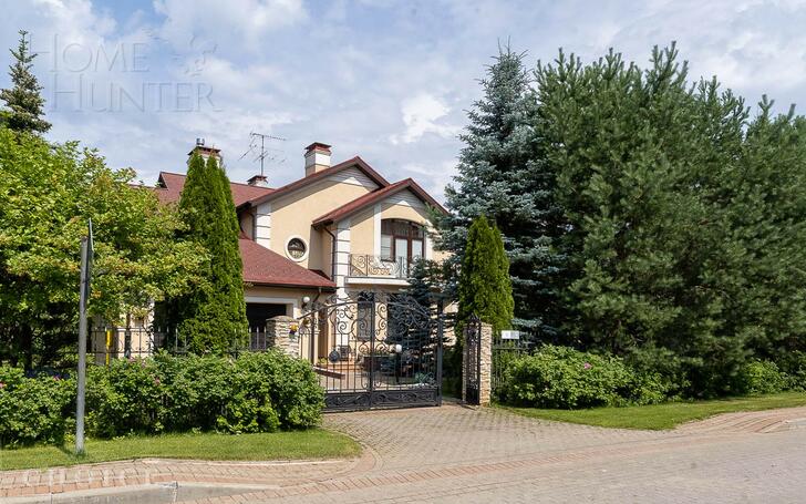2-этажный коттедж 284.2 м² с отделкой