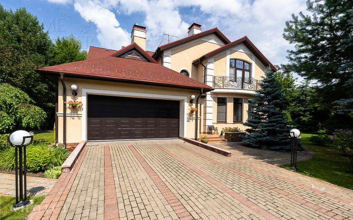 2-этажный коттедж 284.2 м² с отделкой