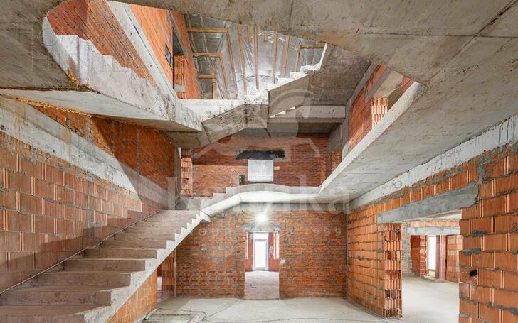 2-этажный коттедж 860 м² без отделки