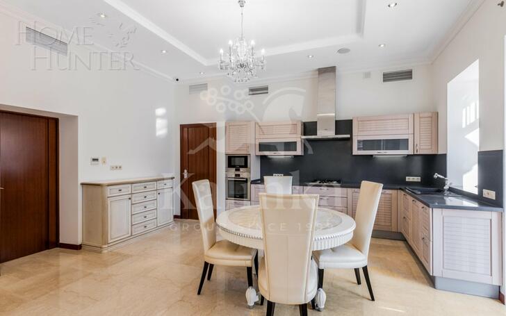 2-этажный коттедж 1 378 м² с отделкой