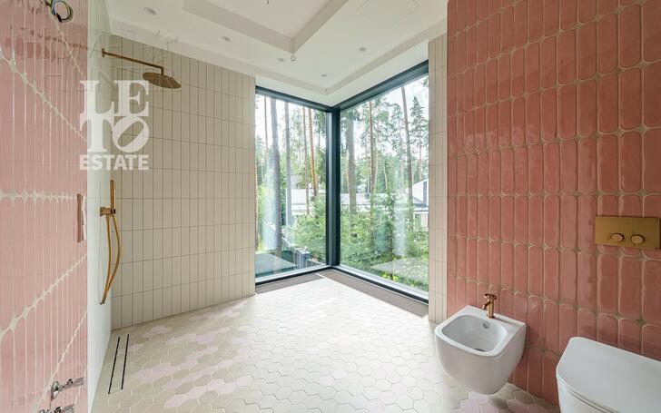 3-этажный коттедж 380 м² с отделкой