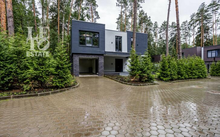 2-этажный коттедж 300.3 м² с отделкой