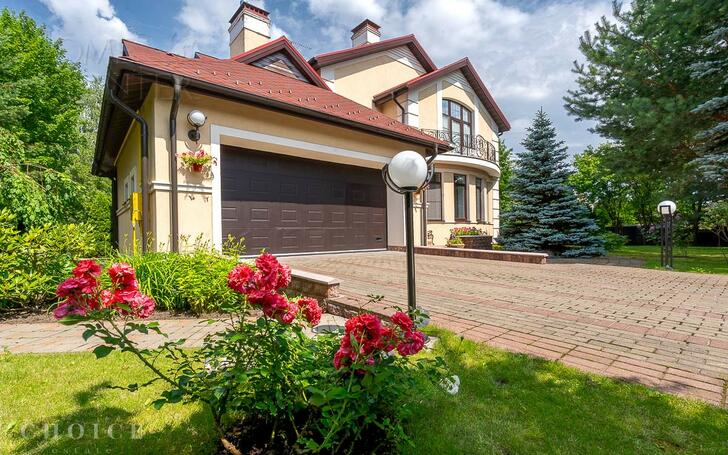 2-этажный коттедж 284.2 м² с отделкой