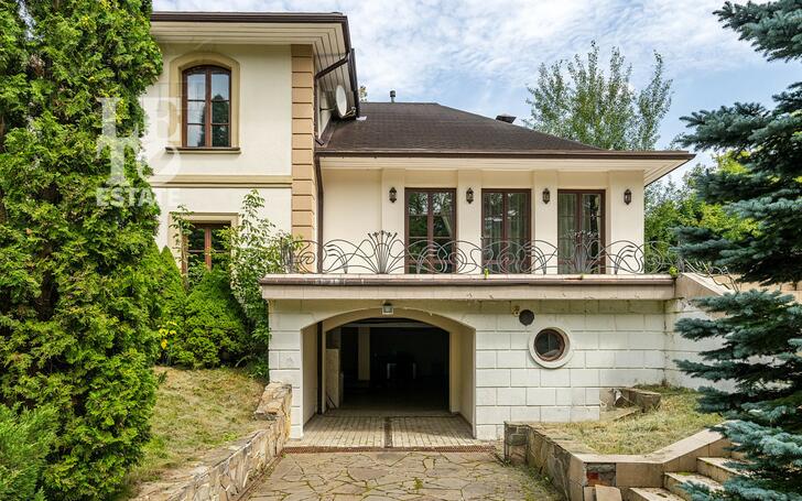 2-этажный коттедж 650 м² с отделкой