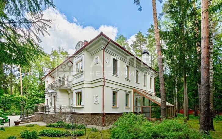 2-этажный коттедж 708 м² с отделкой