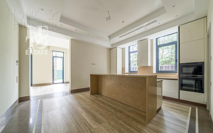 3-этажный коттедж 380 м² с отделкой