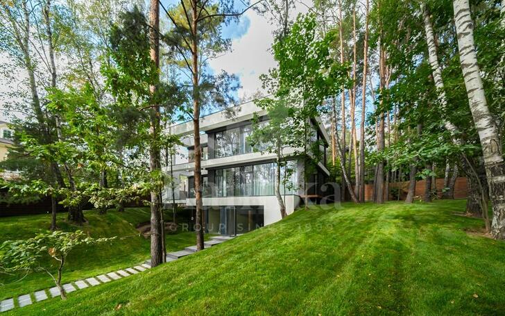 2-этажный коттедж 500 м² с отделкой