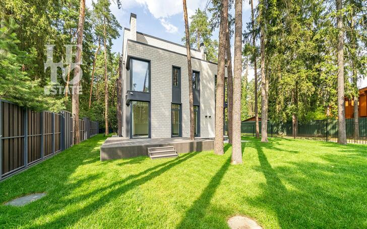 3-этажный коттедж 380 м² с отделкой