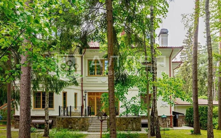 2-этажный коттедж 708 м² с отделкой
