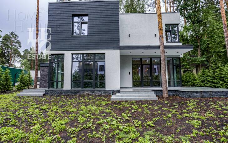 2-этажный коттедж 300.3 м² с отделкой
