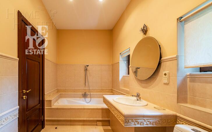 2-этажный коттедж 650 м² с отделкой