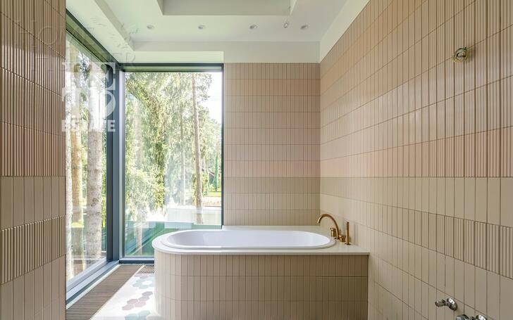 3-этажный коттедж 380 м² с отделкой