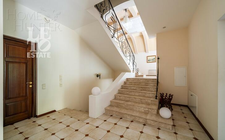 2-этажный коттедж 650 м² с отделкой