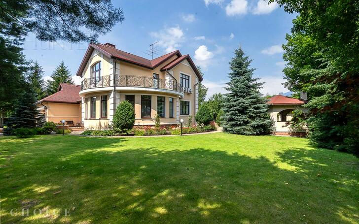 2-этажный коттедж 284.2 м² с отделкой