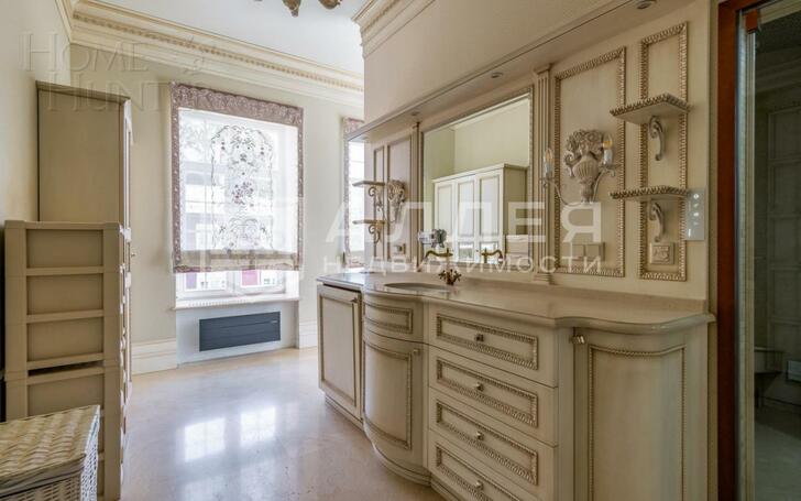 2-этажный коттедж 1 400 м² с отделкой