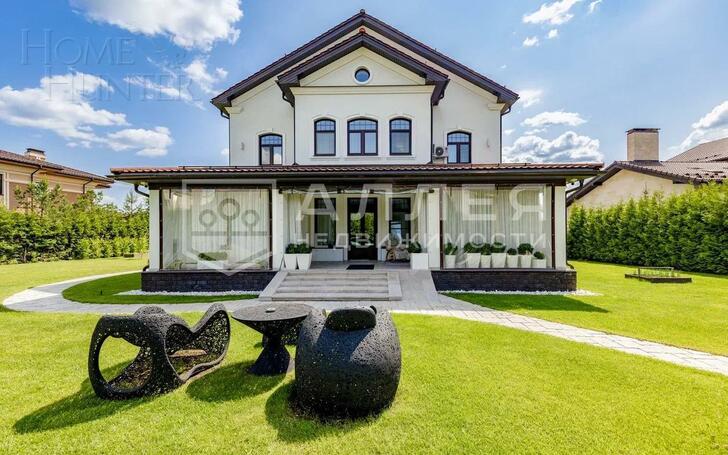 2-этажный коттедж 550 м² с отделкой