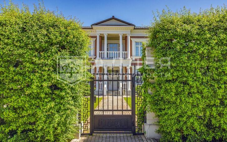 2-этажный коттедж 1 400 м² с отделкой