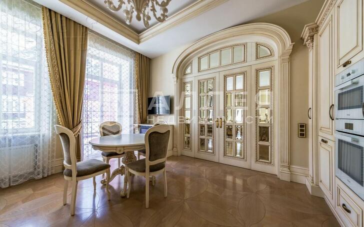 2-этажный коттедж 1 400 м² с отделкой