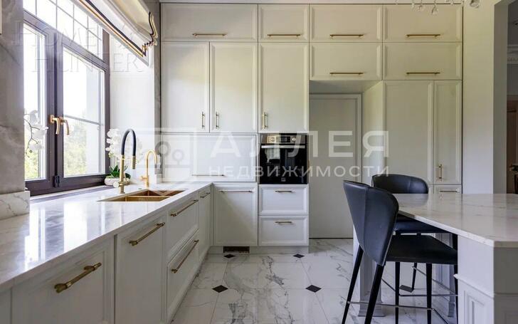 2-этажный коттедж 550 м² с отделкой