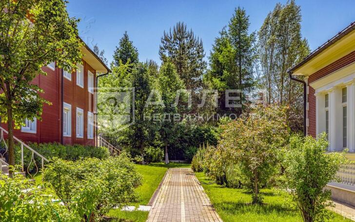 2-этажный коттедж 1 400 м² с отделкой