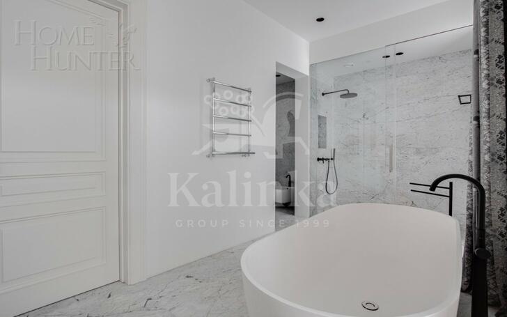 4-КОМН. КВАРТИРА С ОТДЕЛКОЙ 200.7 М² НА 4 ЭТАЖЕ