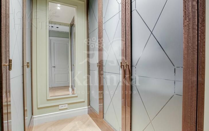 4-КОМН. КВАРТИРА С ОТДЕЛКОЙ 200.7 М² НА 4 ЭТАЖЕ