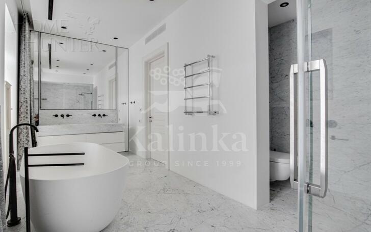 4-КОМН. КВАРТИРА С ОТДЕЛКОЙ 200.7 М² НА 4 ЭТАЖЕ