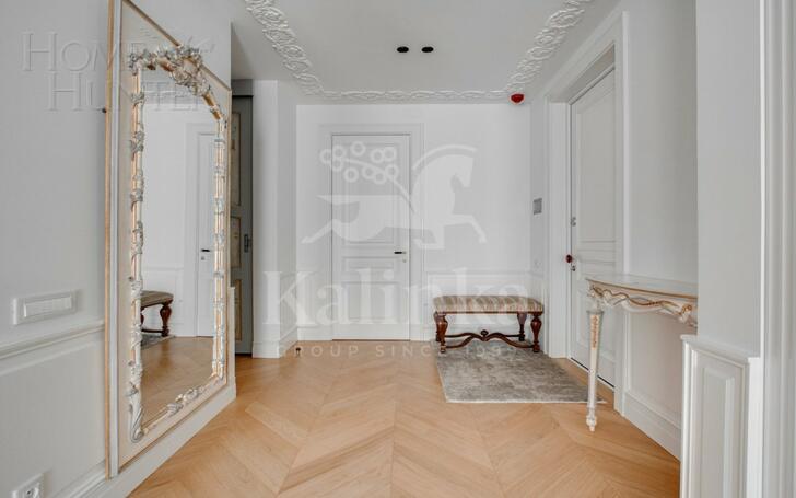 4-КОМН. КВАРТИРА С ОТДЕЛКОЙ 200.7 М² НА 4 ЭТАЖЕ