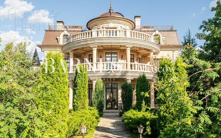 2-этажный коттедж 2 400 м² с отделкой