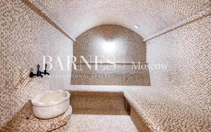 3-этажный коттедж 650 м² с отделкой
