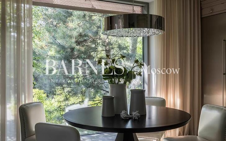 3-этажный коттедж 750 м² с отделкой