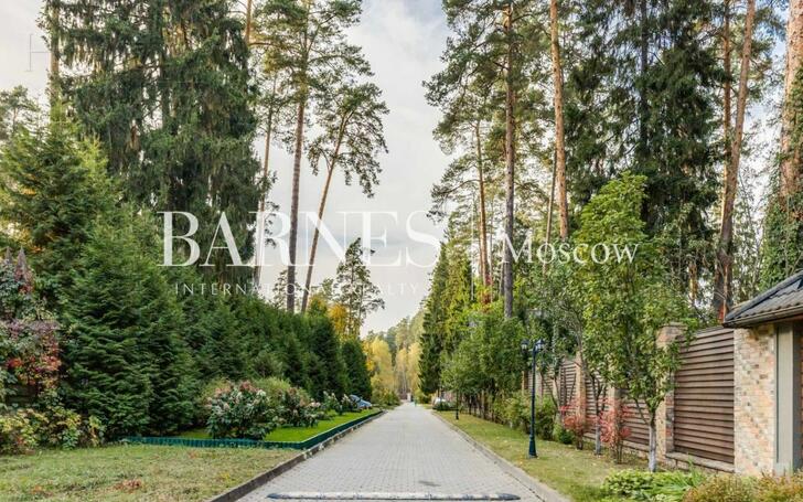 2-этажный коттедж 520 м² без отделки