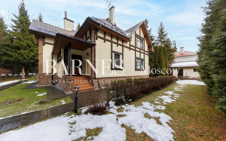 2-этажный коттедж 471 м² с отделкой