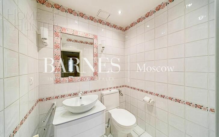 3-этажный коттедж 740 м² с отделкой