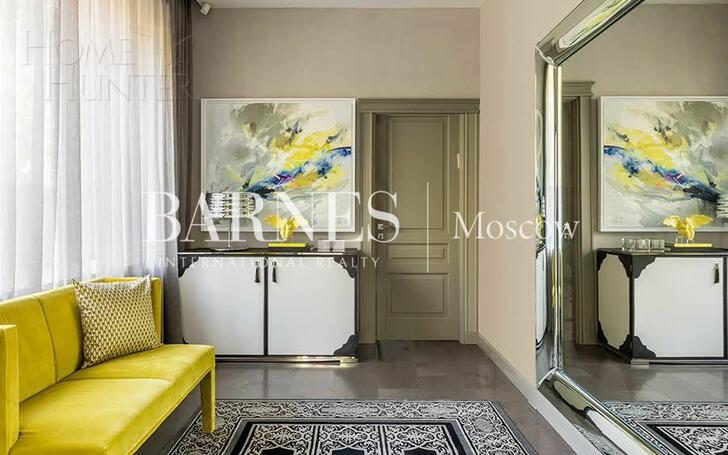 3-этажный коттедж 750 м² с отделкой