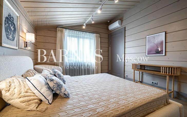 2-этажный коттедж 250 м² с отделкой