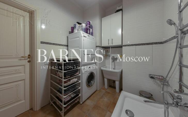 3-этажный таунхаус 700 м² с отделкой