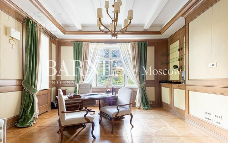 2-этажный коттедж 2 400 м² с отделкой