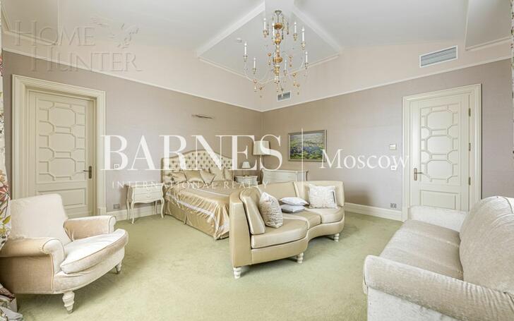 2-этажный коттедж 2 400 м² с отделкой