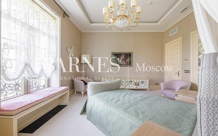 2-этажный коттедж 2 400 м² с отделкой
