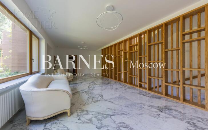 2-этажный коттедж 1 330 м² с отделкой