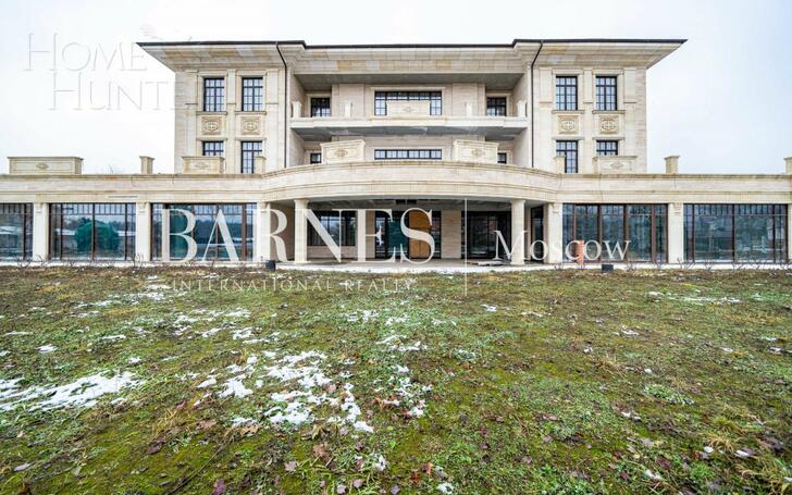 2-этажный коттедж 3 600 м² без отделки