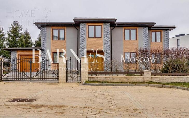 2-этажный коттедж 305 м² с отделкой