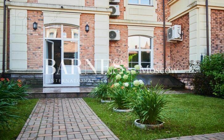 2-этажный таунхаус 295 м² с отделкой