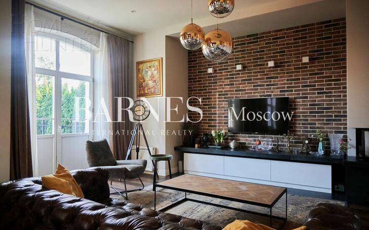 2-этажный таунхаус 295 м² с отделкой