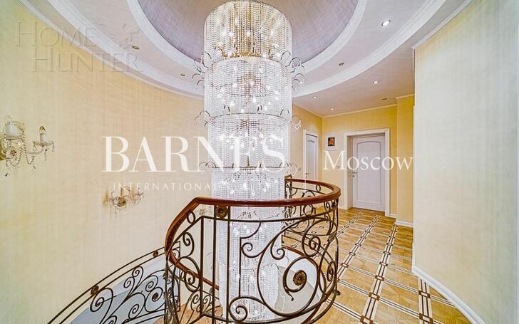 3-этажный коттедж 740 м² с отделкой
