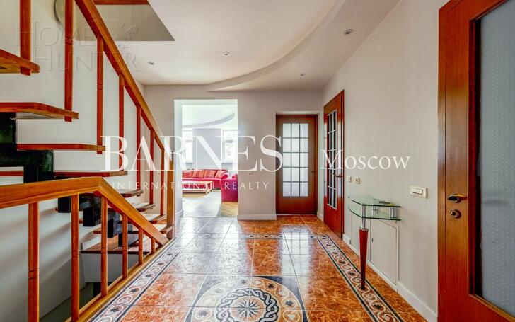 2-этажный коттедж 370 м² с отделкой