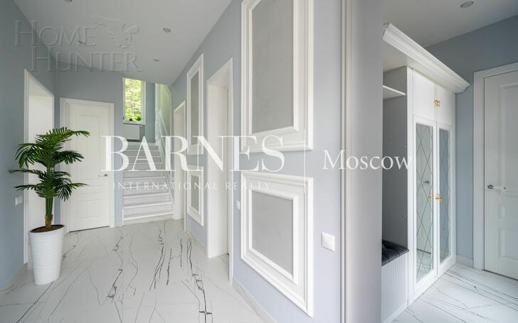 2-этажный коттедж 220 м² с отделкой