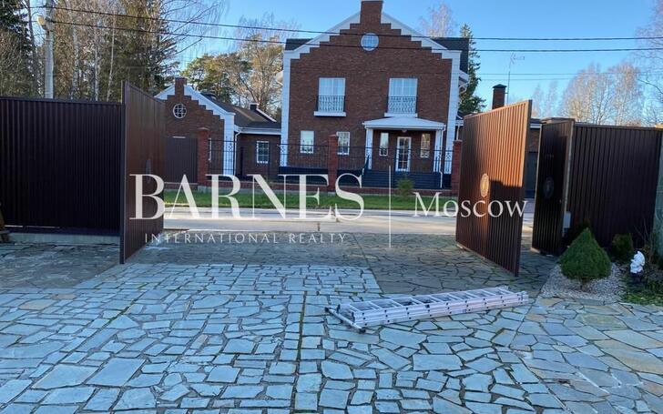 2-этажный коттедж 650 м² с отделкой